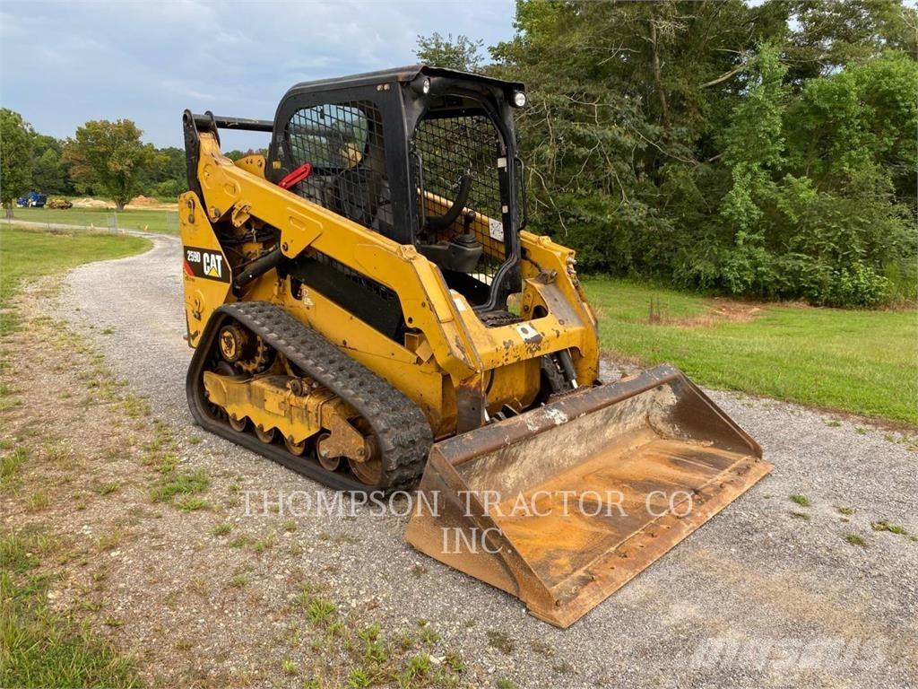CAT 259D Верижен товарач