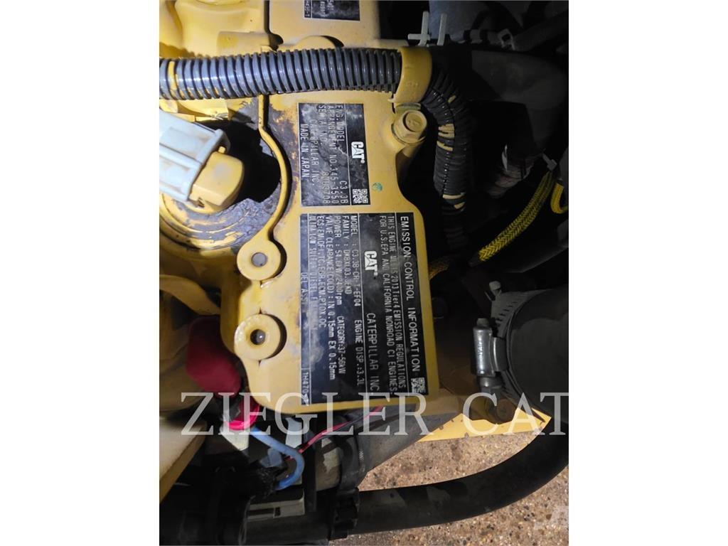 CAT 259D Верижен товарач