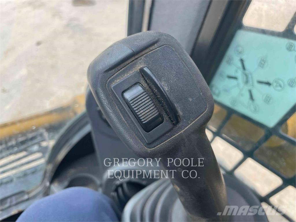 CAT 259D Верижен товарач