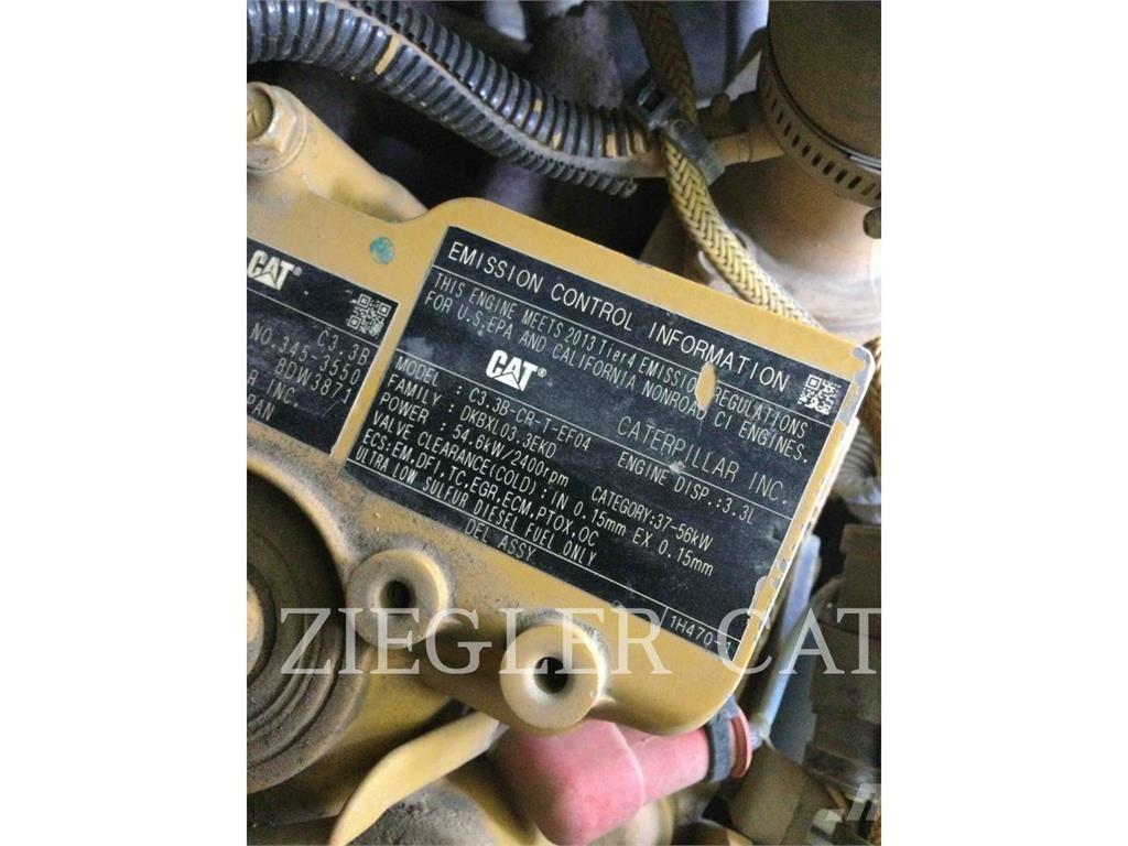 CAT 259D Верижен товарач