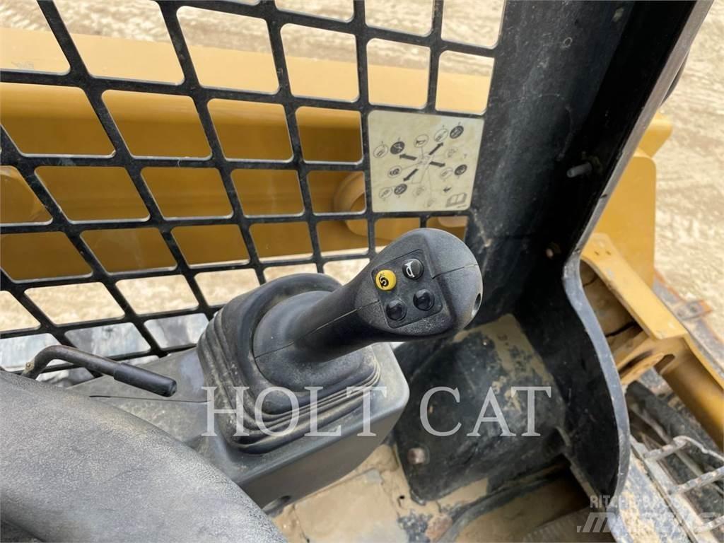 CAT 259D3 Верижен товарач