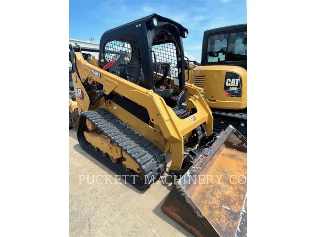 CAT 259D3 Верижен товарач