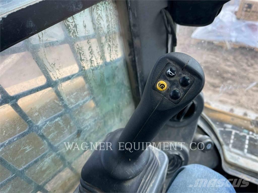 CAT 259D3 Верижен товарач