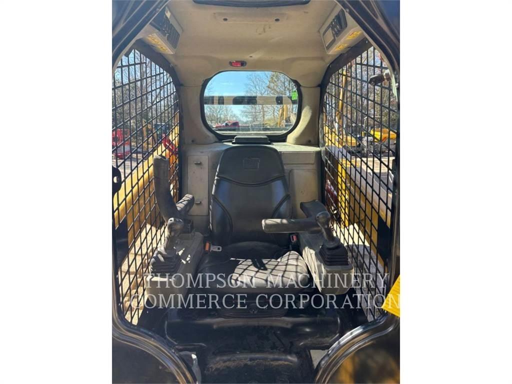 CAT 259D3 Верижен товарач