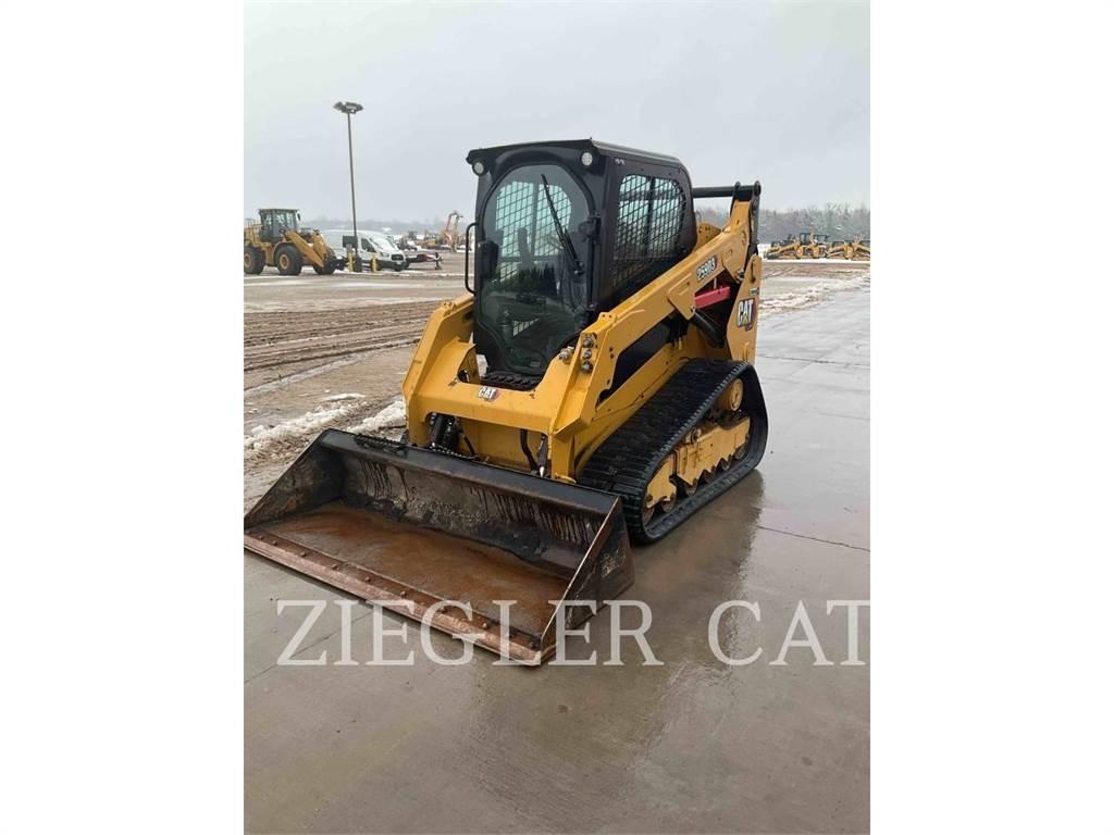 CAT 259D3 Верижен товарач