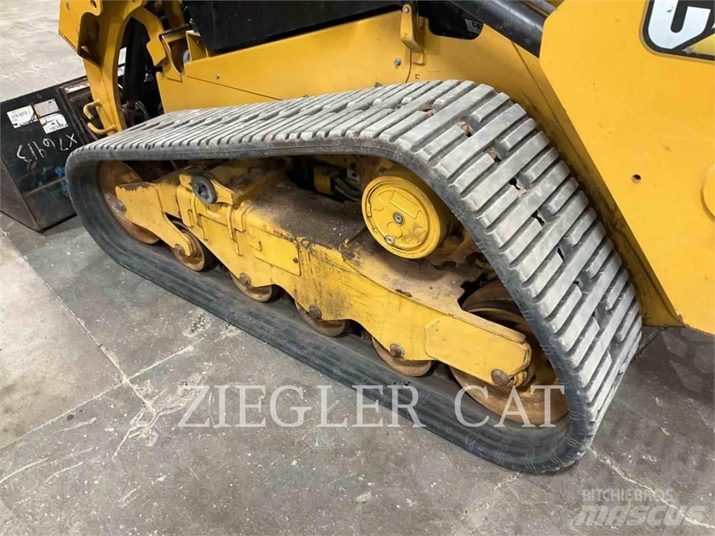 CAT 259D3 Верижен товарач