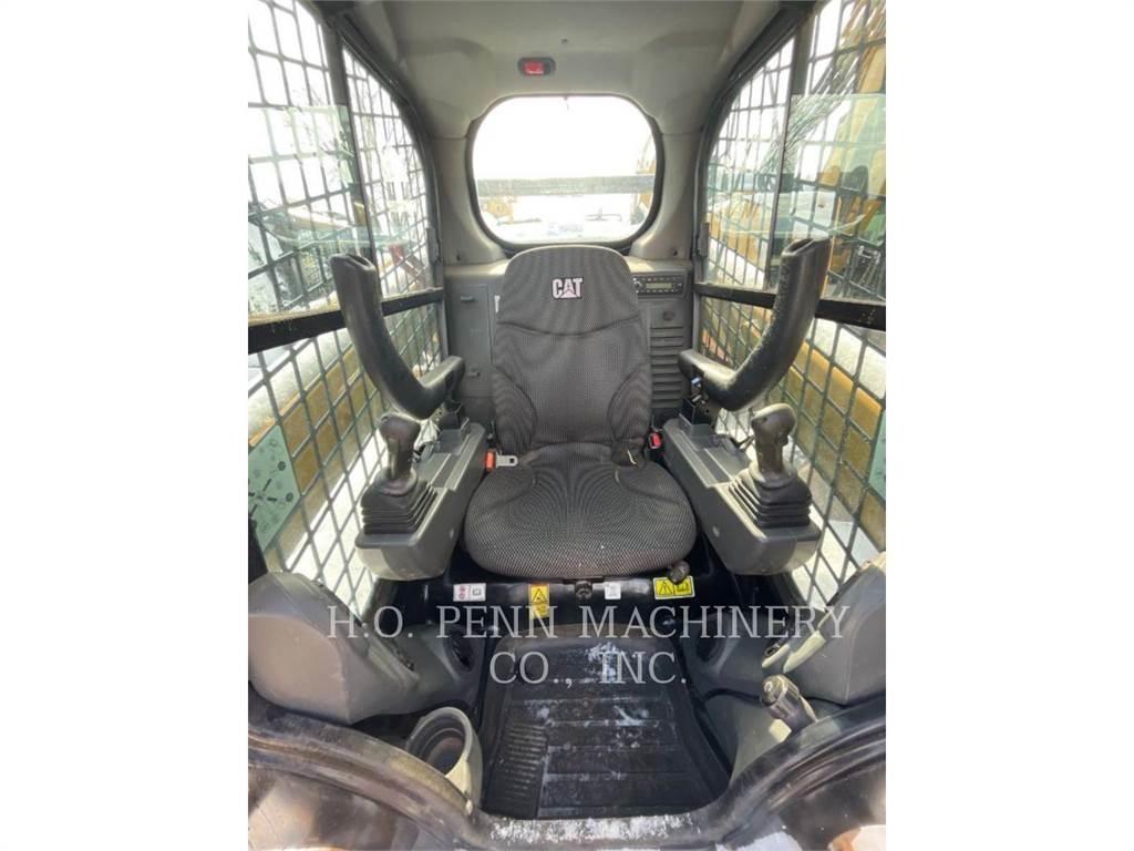 CAT 259D3 Верижен товарач