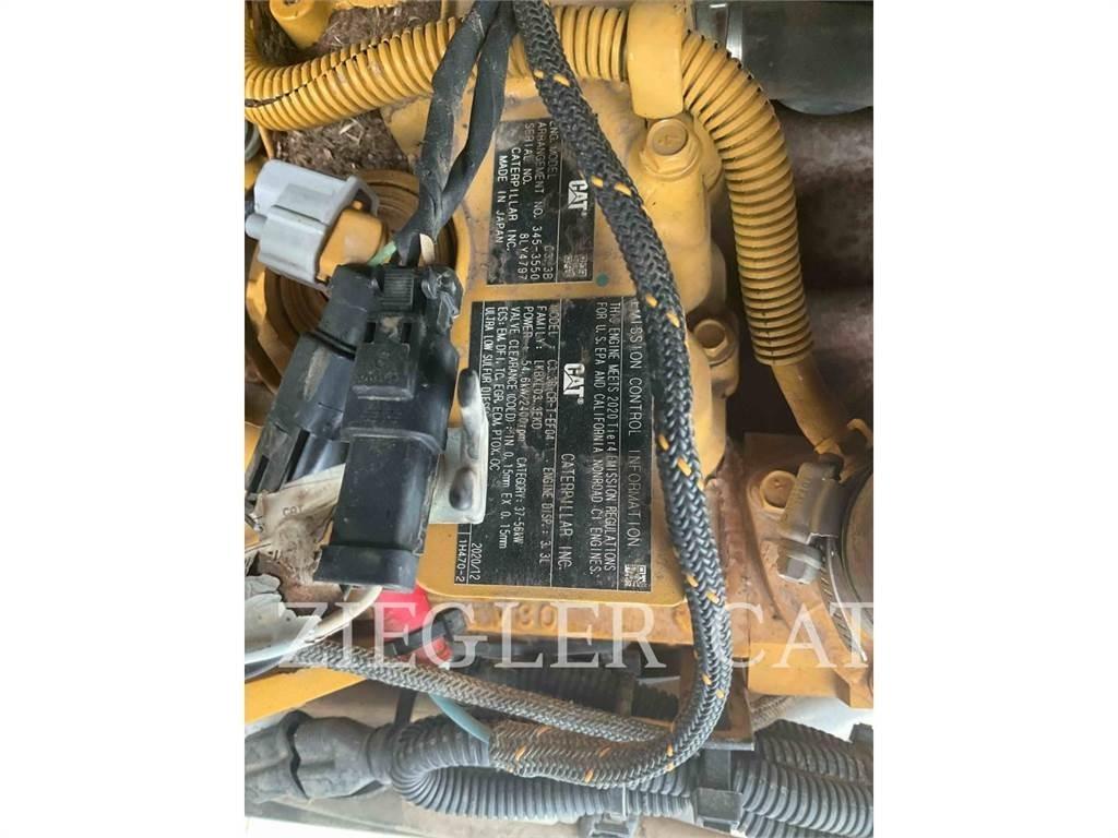 CAT 259D3 Верижен товарач