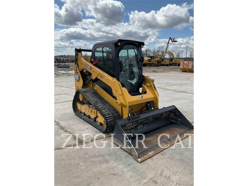 CAT 259D3 Верижен товарач