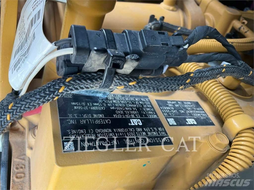 CAT 259D3 Верижен товарач
