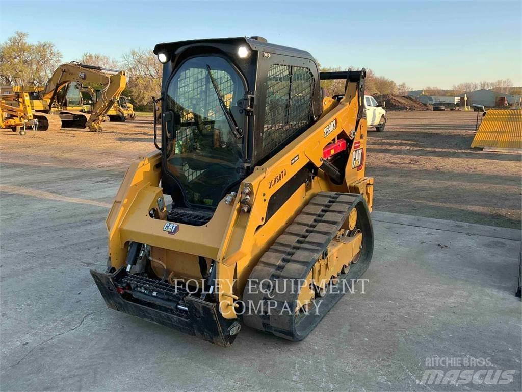 CAT 259D3 Верижен товарач