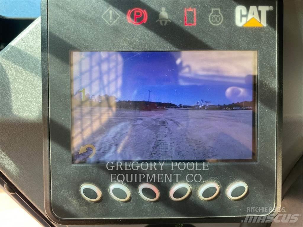 CAT 259D3 Верижен товарач