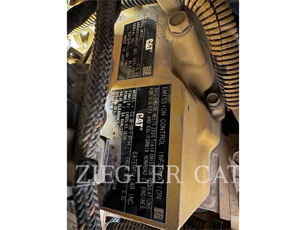 CAT 259D3 Верижен товарач