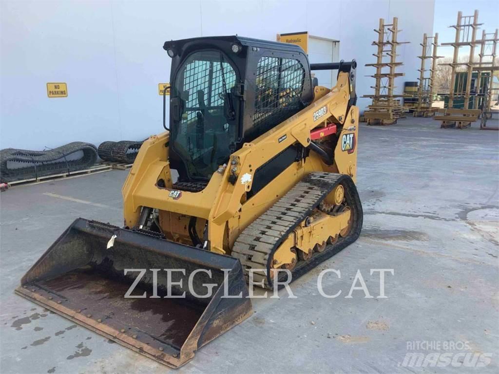 CAT 259D3 Верижен товарач