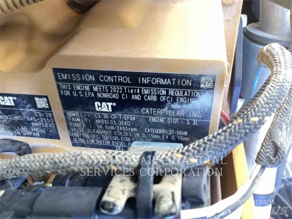 CAT 259D3 Верижен товарач