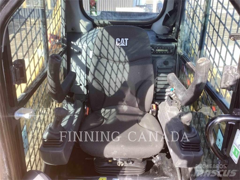 CAT 259D3 Верижен товарач