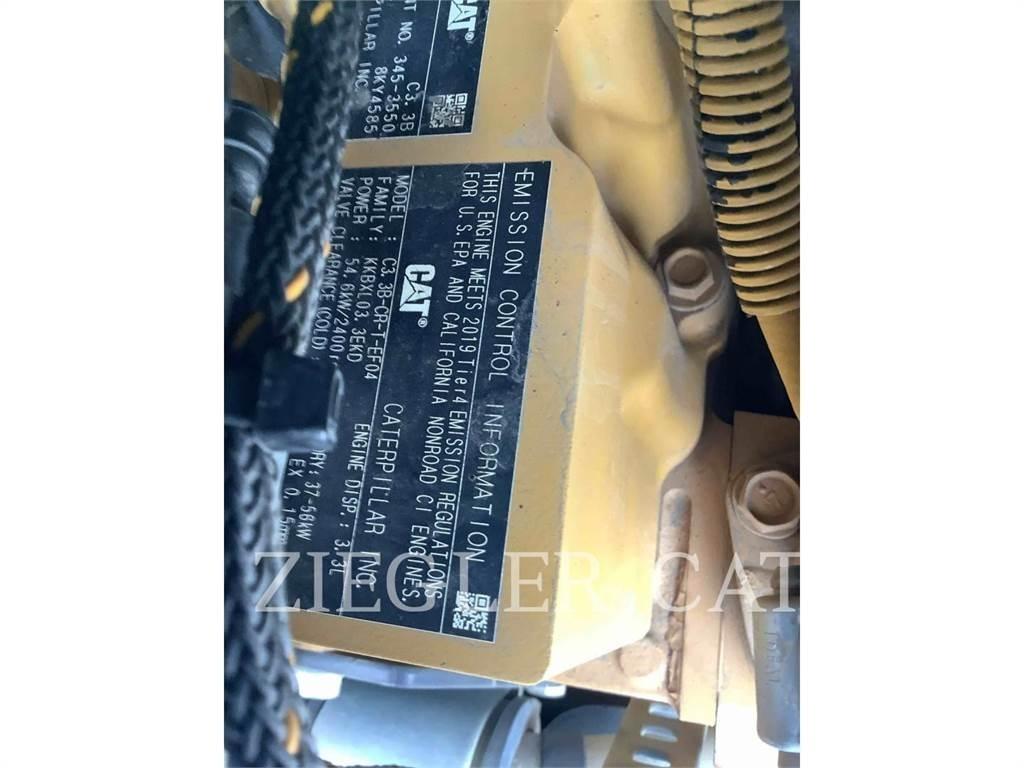 CAT 259D3 Верижен товарач