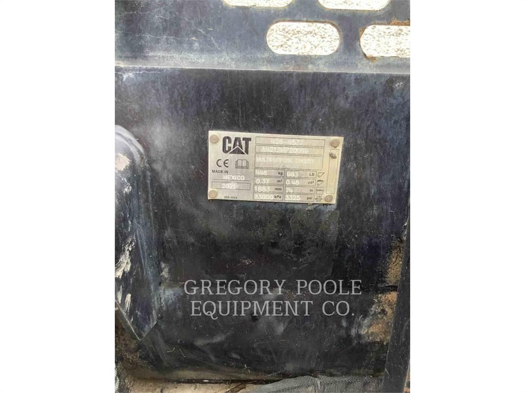CAT 259D3 Верижен товарач
