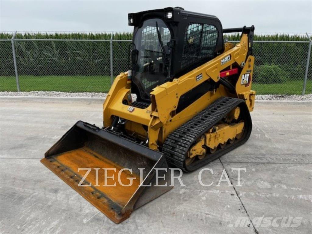 CAT 259D3 Верижен товарач