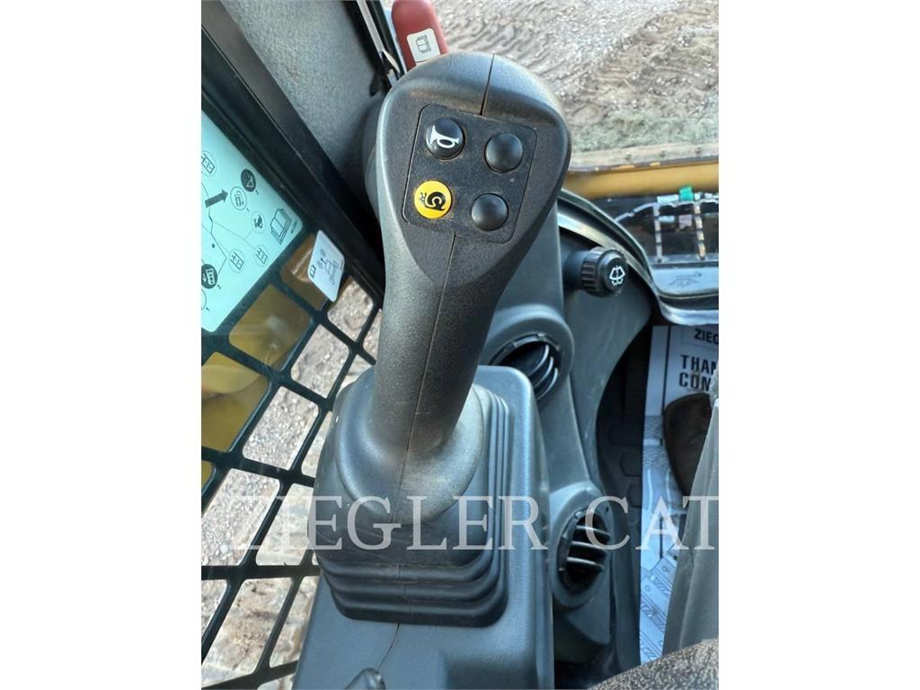CAT 259D3 Верижен товарач