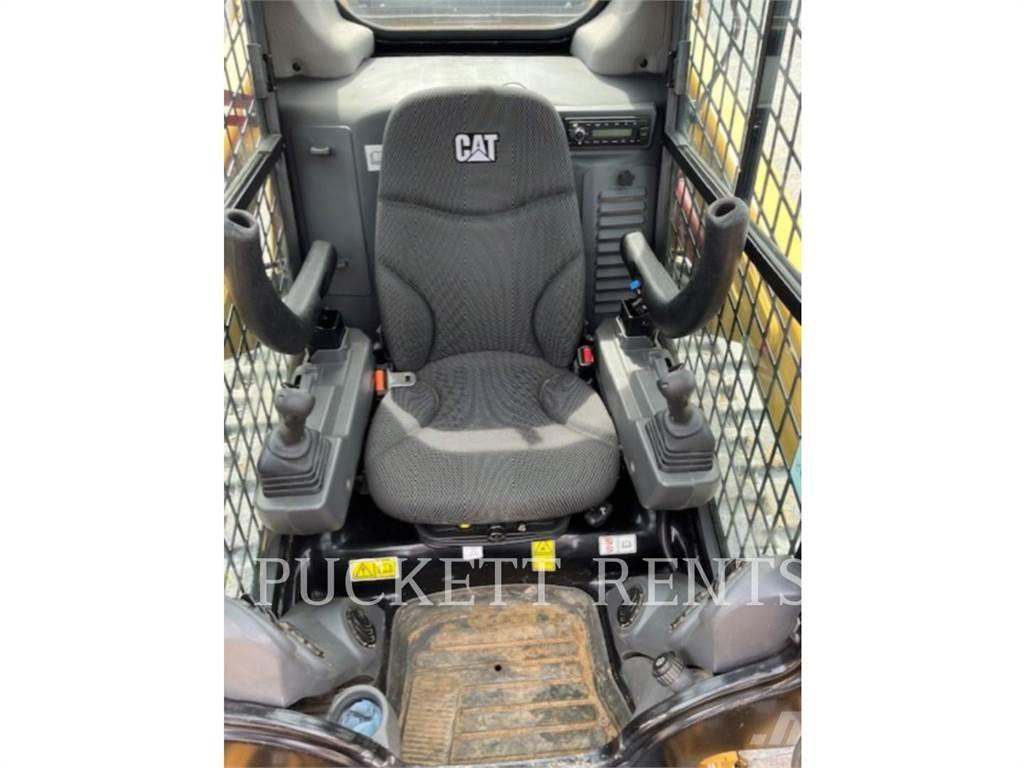 CAT 259D3 Верижен товарач