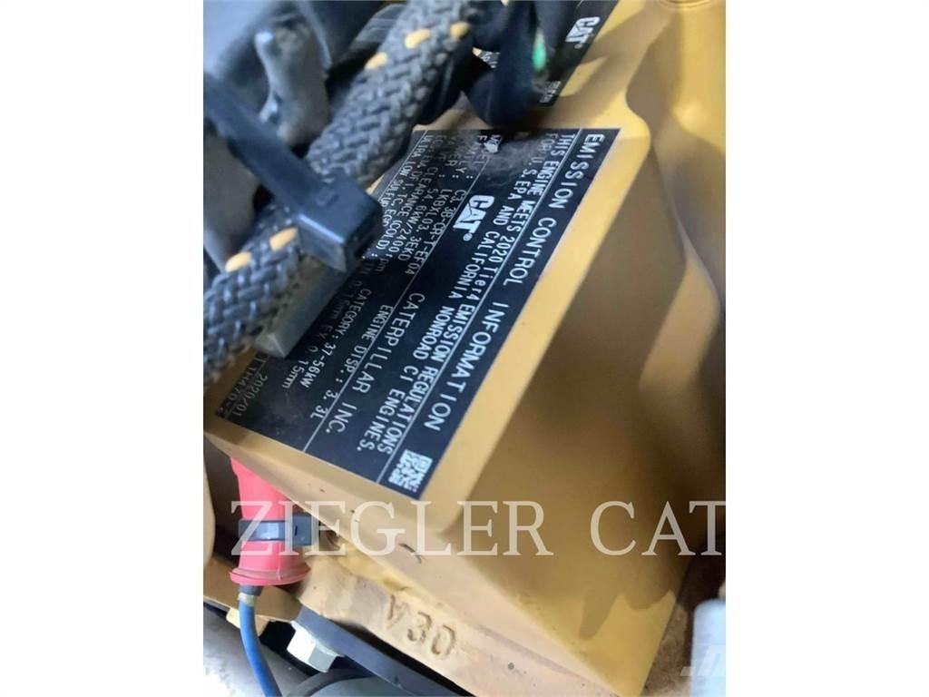CAT 259D3 Верижен товарач