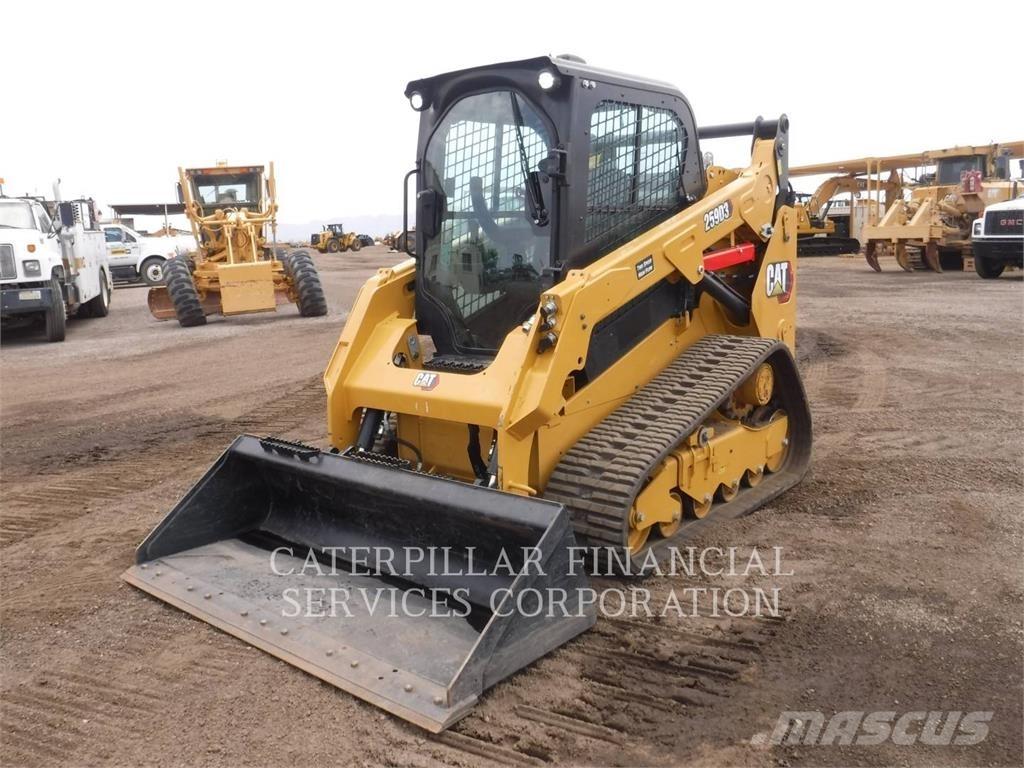 CAT 259D3 Верижен товарач