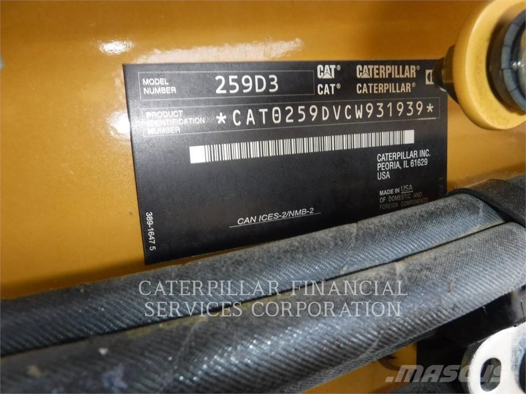 CAT 259D3 Верижен товарач