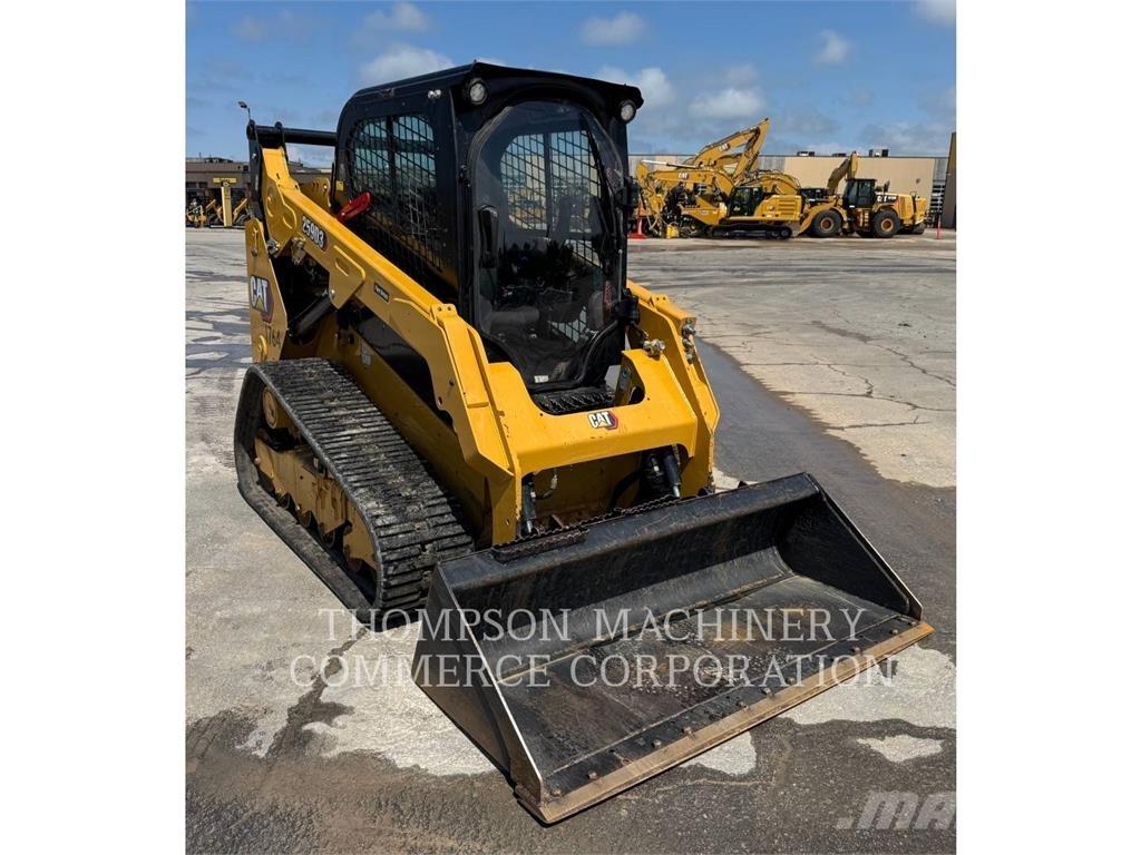 CAT 259D3 Верижен товарач