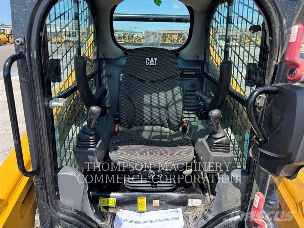 CAT 259D3 Верижен товарач