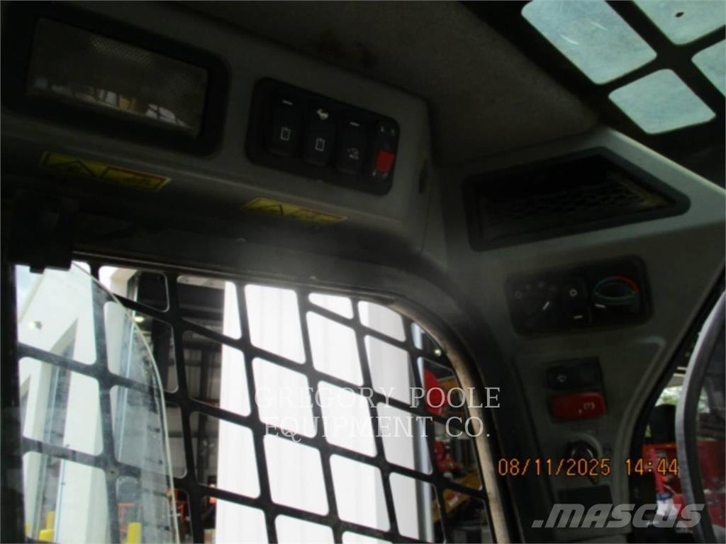 CAT 259D3 Верижен товарач