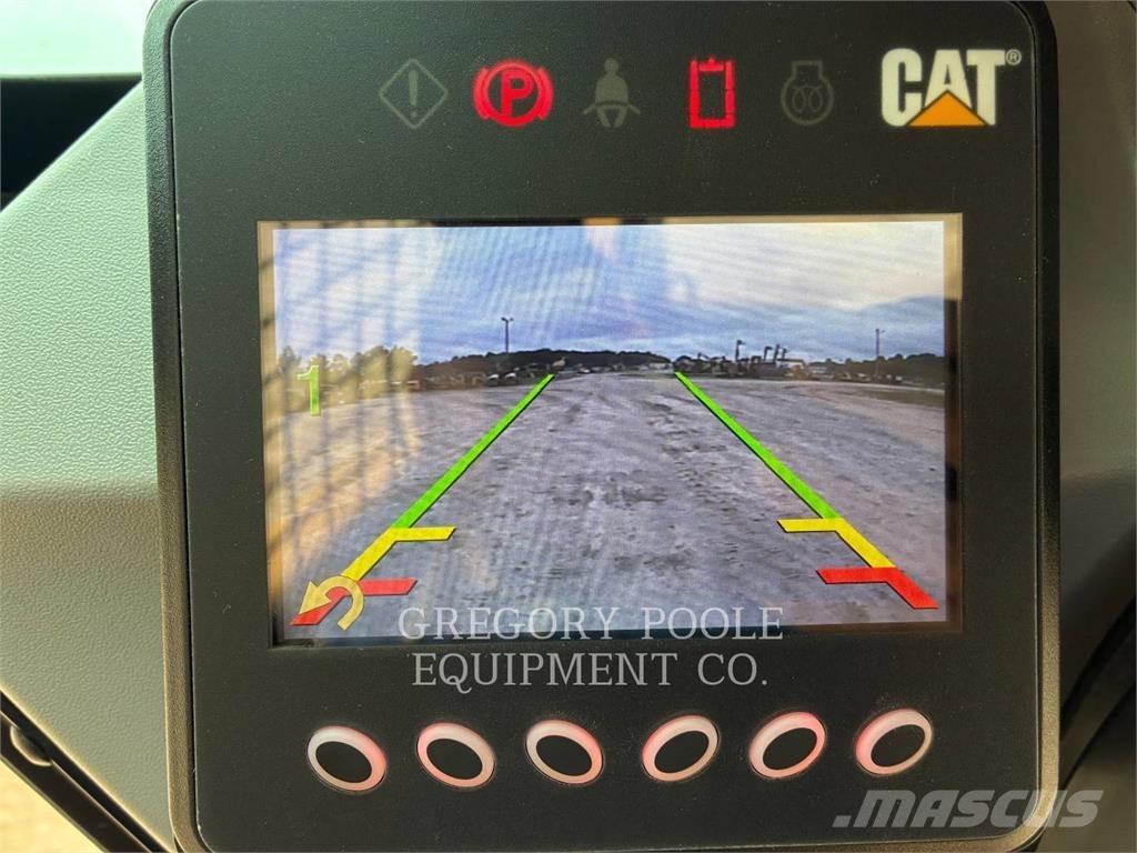 CAT 259D3 Верижен товарач