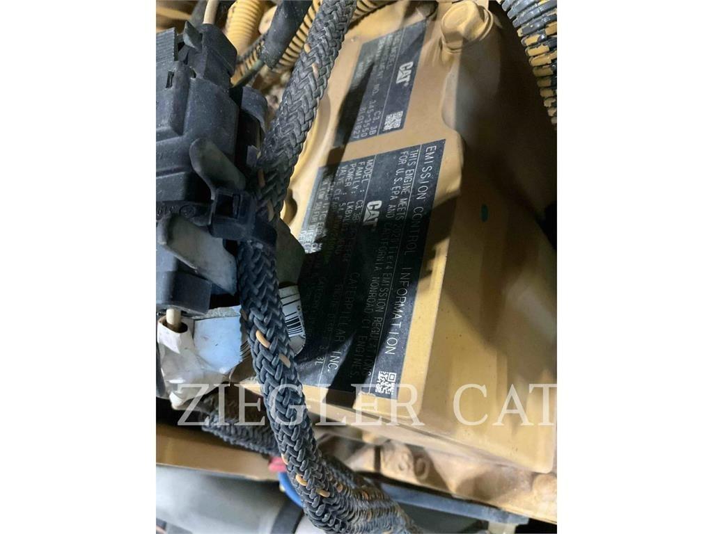 CAT 259D3 Верижен товарач