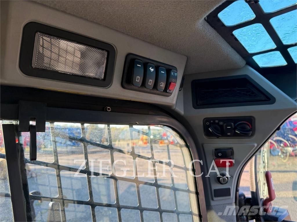 CAT 259D3 Верижен товарач