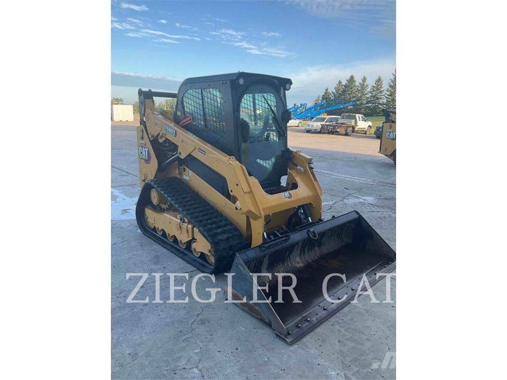 CAT 259D3 Верижен товарач