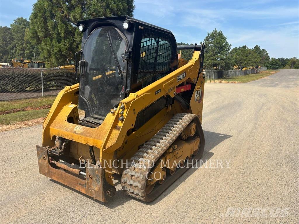 CAT 259D3 Верижен товарач