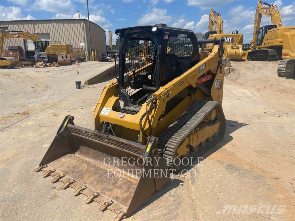 CAT 259D3 Верижен товарач