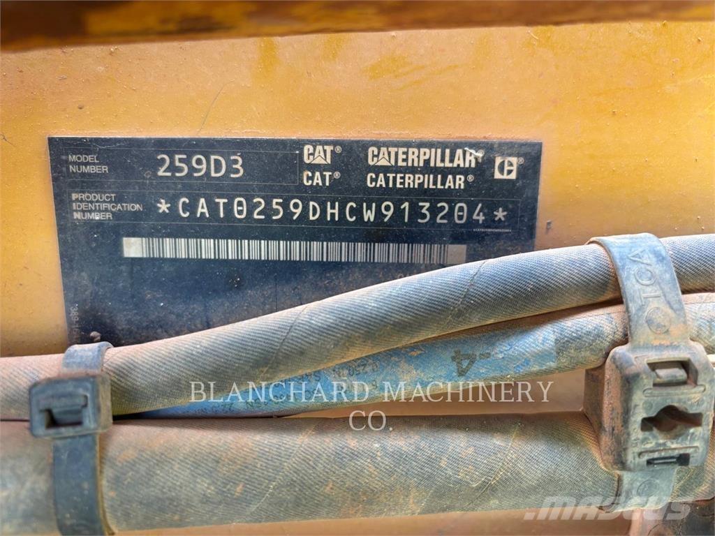 CAT 259D3 Верижен товарач