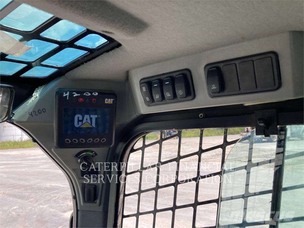 CAT 259D3 Верижен товарач