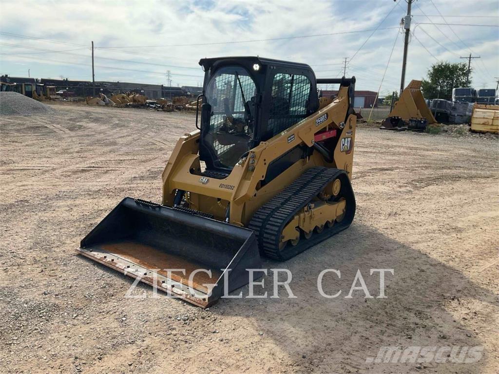 CAT 259D3 Верижен товарач