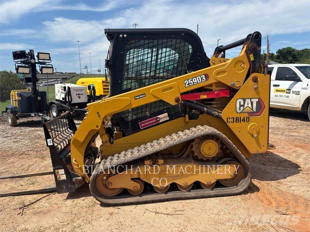 CAT 259D3 Верижен товарач