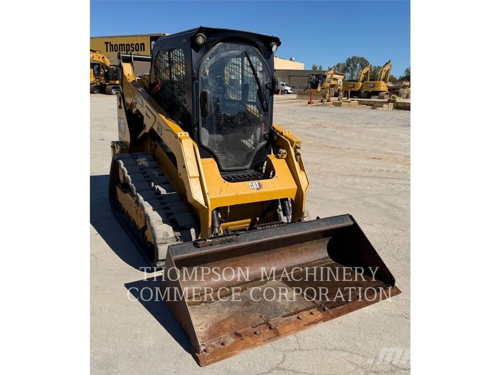CAT 259D3 Верижен товарач