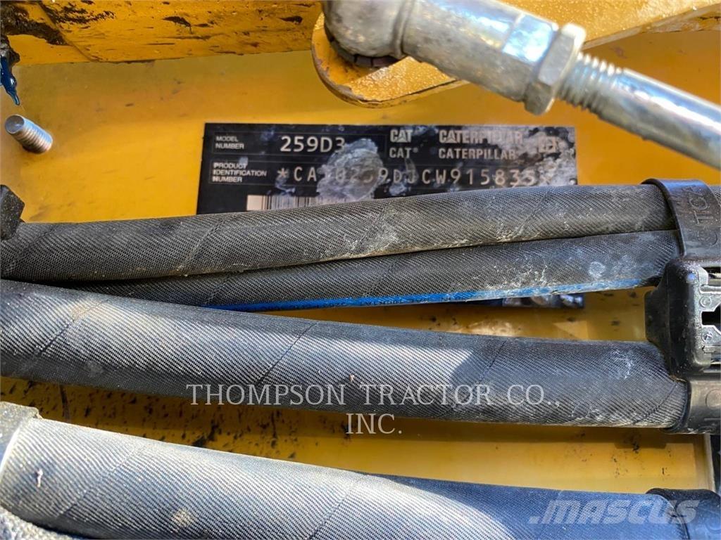 CAT 259D3 Верижен товарач