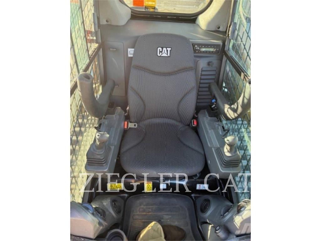 CAT 259D3 Верижен товарач