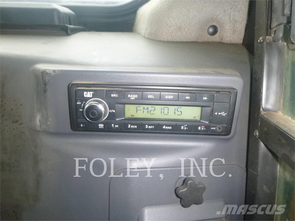 CAT 259D3 Верижен товарач