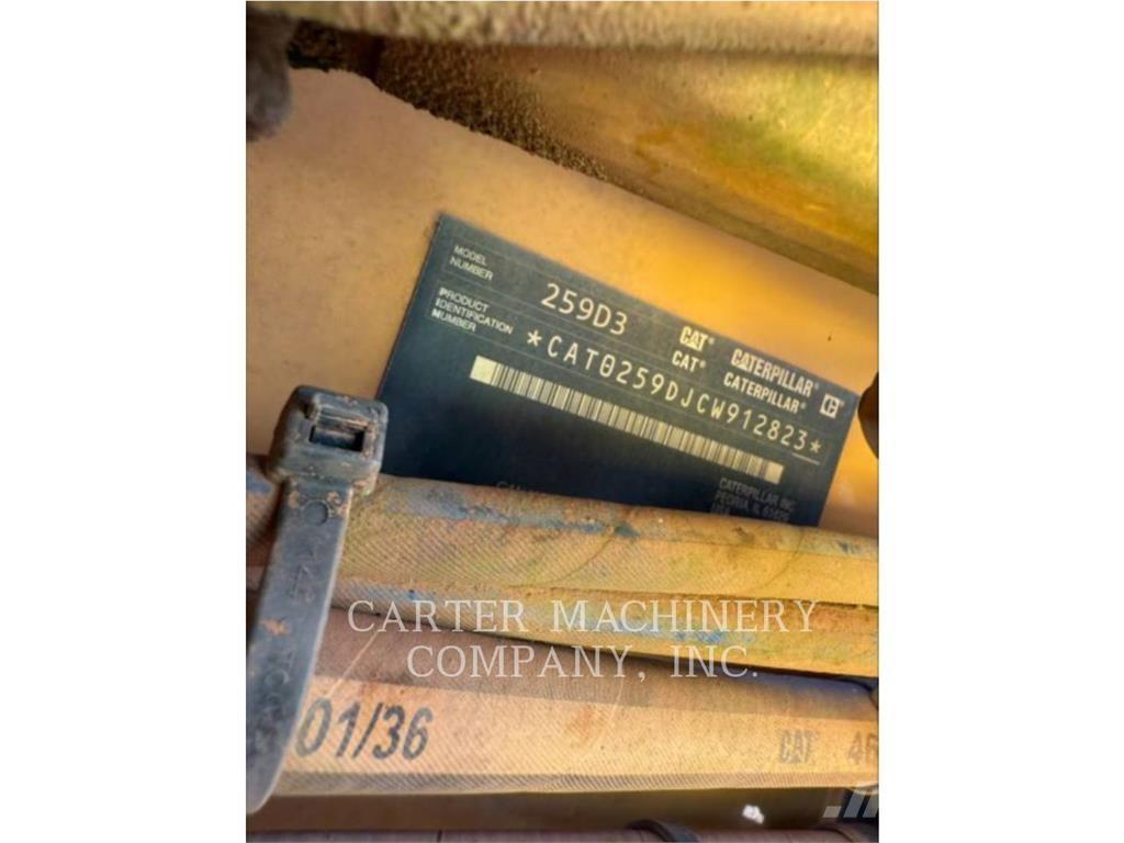CAT 259D3 Верижен товарач