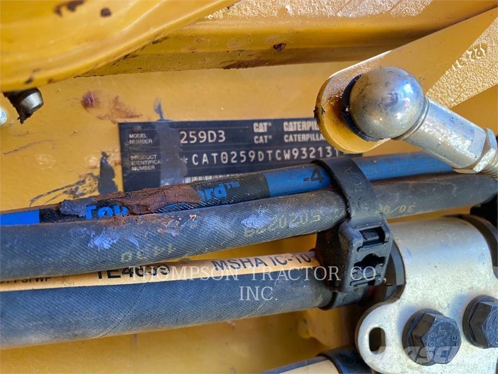 CAT 259D3 Верижен товарач