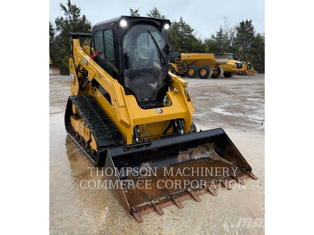 CAT 259D3 Верижен товарач