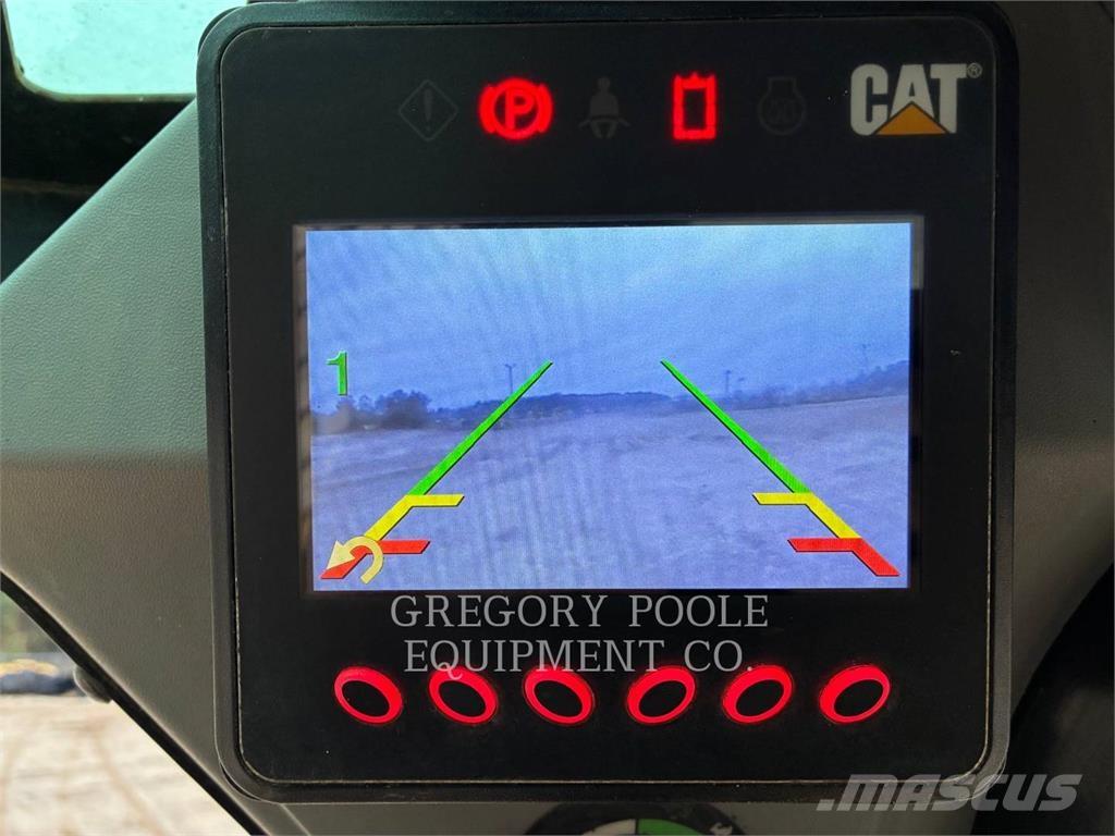 CAT 259D3 Верижен товарач