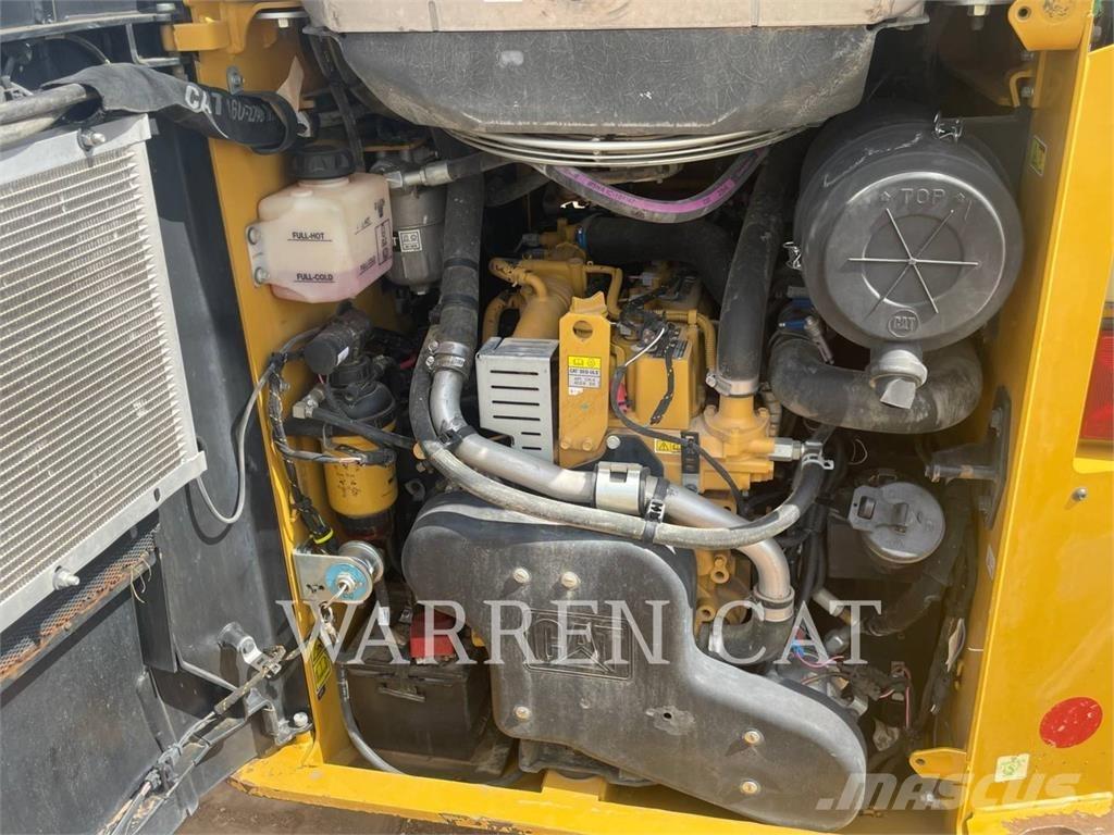 CAT 259D3 C3H2 Верижен товарач